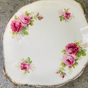 Royal Albert America beauty rose Porcelain cake or dainty Plate with Gold Trim